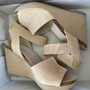 Franco Sarto Soft Tan Wedges